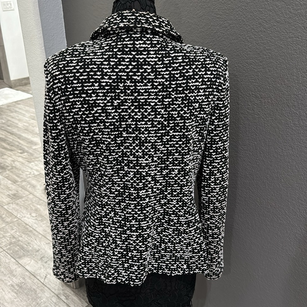 St John Textured Jacket - Picture 4 of 5
